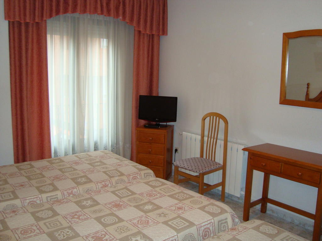 Hostal Universal Benavente Room photo