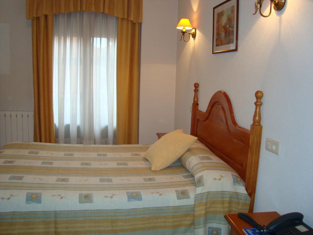 Hostal Universal Benavente Room photo
